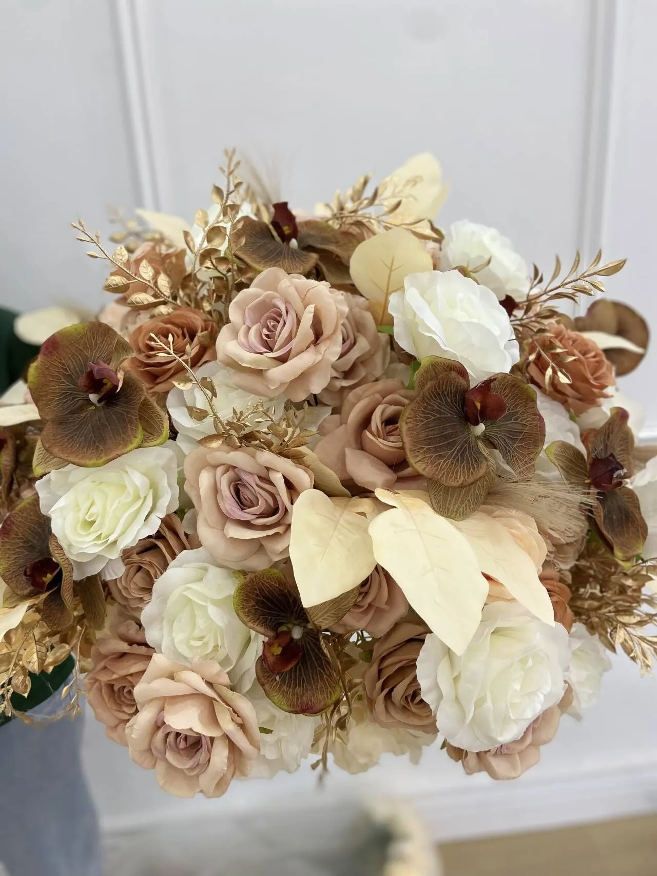 A8054 Brown Coffee Wedding Background Arch Floral Arrangement Rose Hydrangea