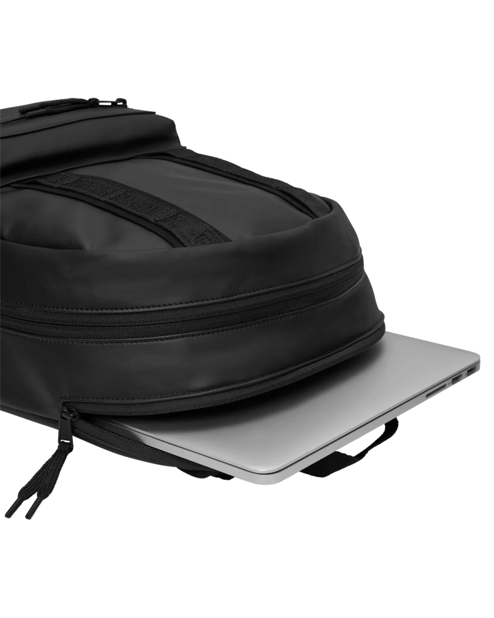 Essential Backpack 16L Black Out 19/20